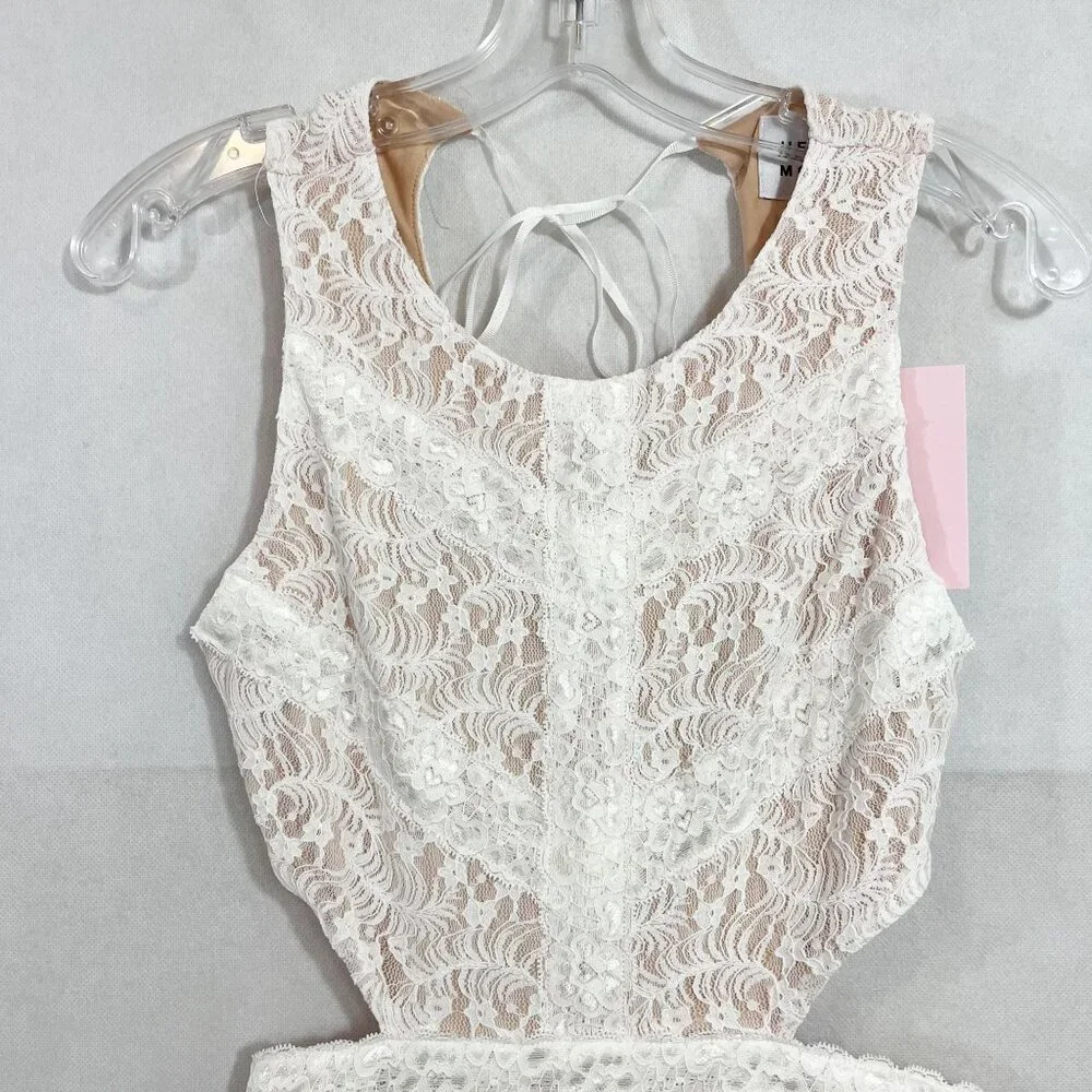 NEW Hello Molly Beautiful Minds White Lace Mini Dress Open Back -‎ Size US 6